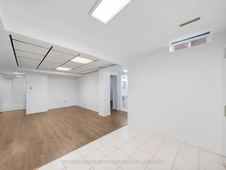 56 Ballard Cres #LOWER — Photo 11