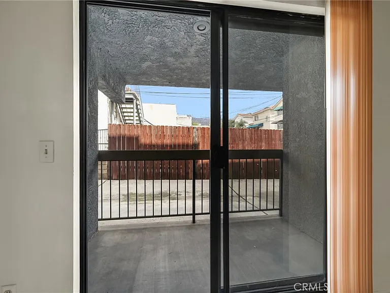 1836 N Allen Ave — Photo 8