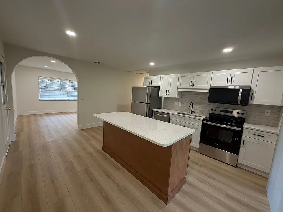 4717 Fernery Ln