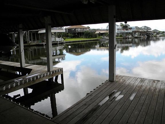 4th image of 315 Paradise Dr