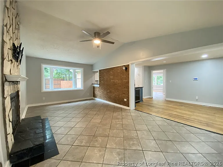 290 Lemont Dr — Photo 9