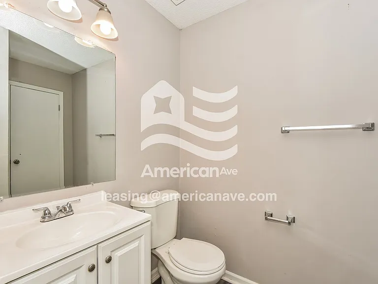 1619961_011_bathroom_14255516.jpg