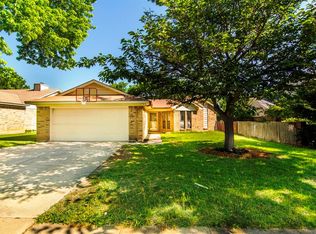 1024 W Hills Ter, Saginaw, TX 76179