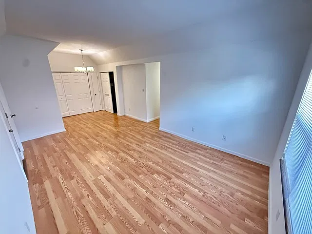 2 bed, 800 sqft, $1,075 — Photo 3