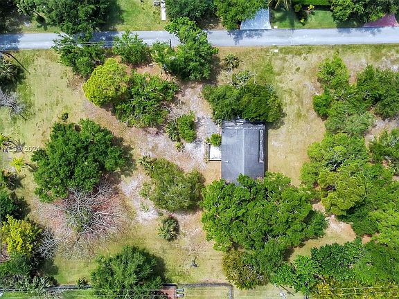 2nd image of 8540 SW 174th St