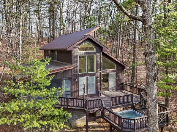 1220 Ceda Run Ln, Great Cacapon, WV 25422