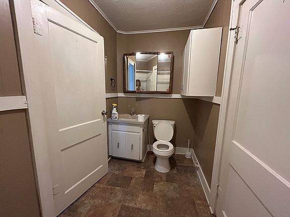 5th image of 615 1/2 S C St #1/2