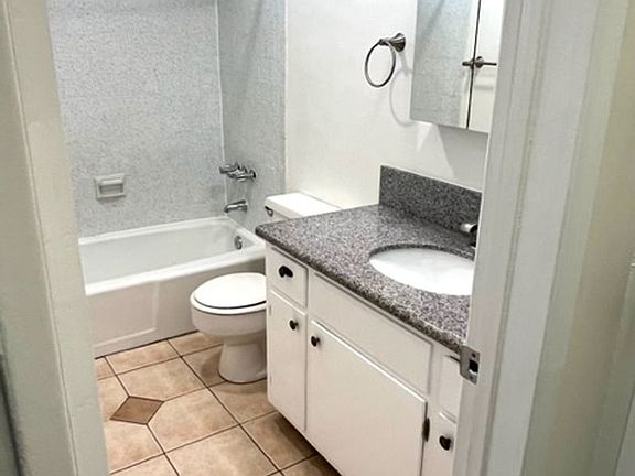 4th image of 6257 Newlin Ave APT G