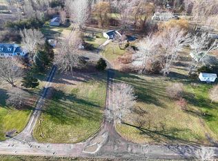 19 Champlain Blvd, Grand Isle, VT 05458