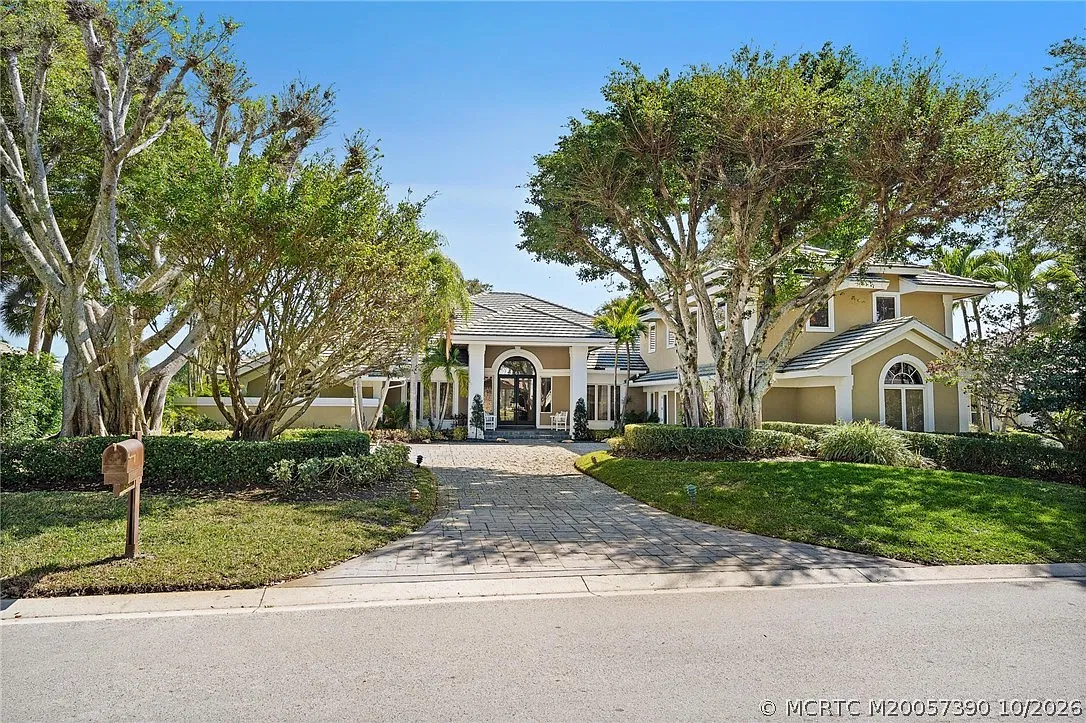 5 bed, 5.5 bath, 4882 sqft, $14,000 — Photo 1