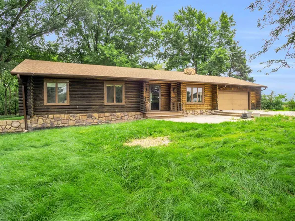 8705 Antelope Ave, Kearney, NE 68847