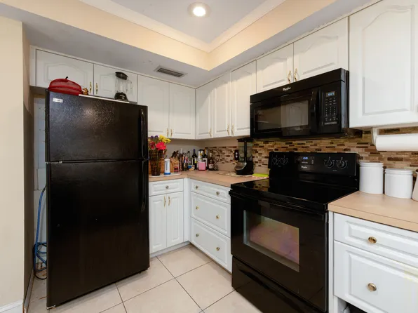 1585 SE Chiffon Avenue, Port St Lucie, FL 34952