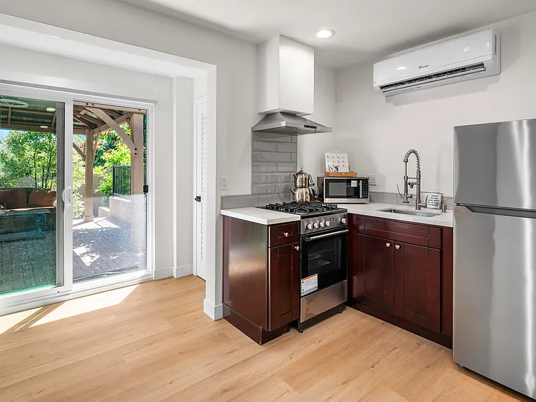 163 E 10th Ave #1 — Photo 13