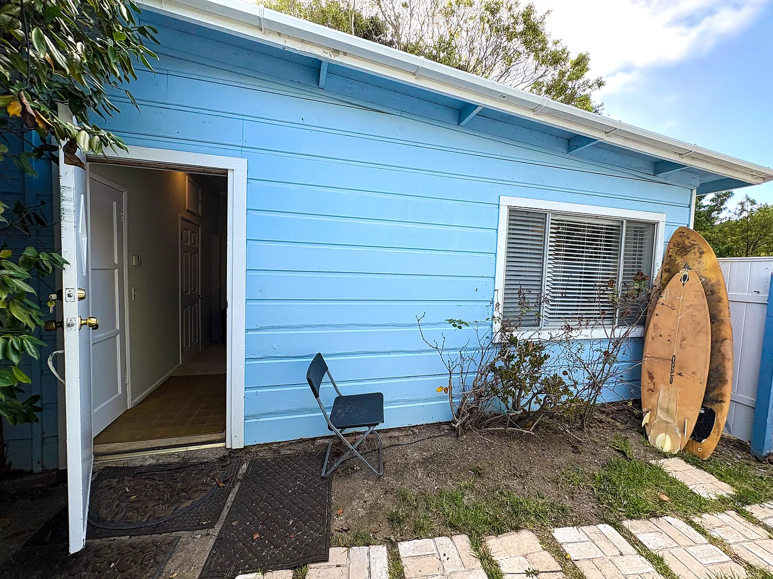 Studio, 400 sqft, $1,900 — Photo 2