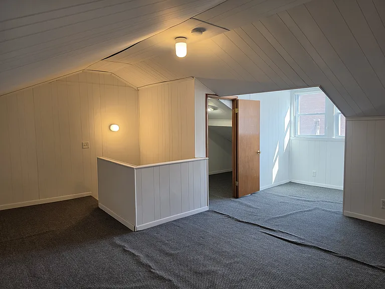 54 N Front St #A — Photo 20