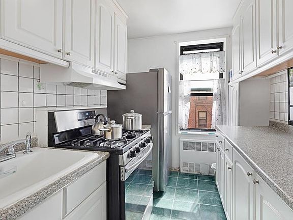 5th image of 3349 91st St #2V