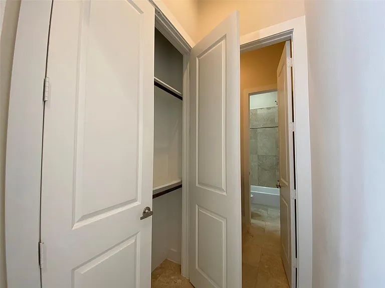 74 N Hutcheson St — Photo 5