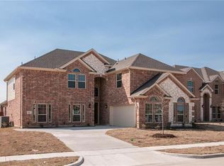 137 Pinewood Ave, Red Oak, TX 75154
