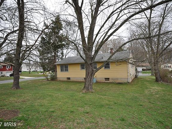 3rd image of 434 Holiday Dr