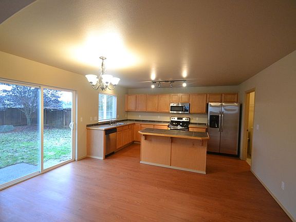 5th image of 2620 183rd Street Ct E