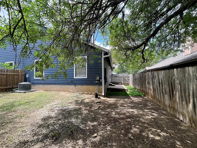 2031 Redwing Way — Photo 23