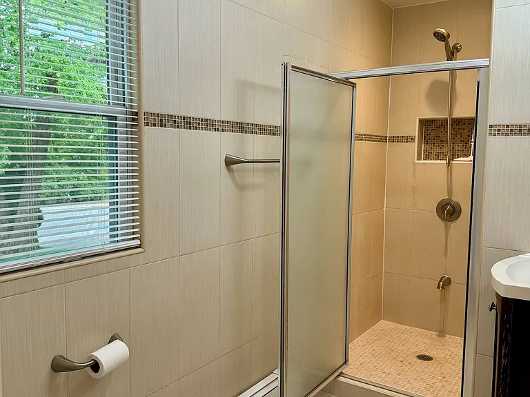 1st Floor bath