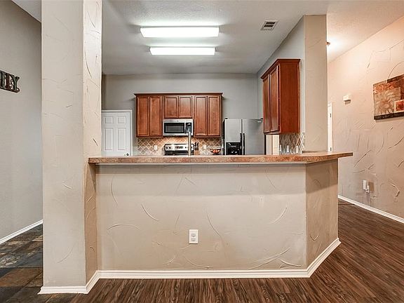 4th image of 644 Cranbrook Dr