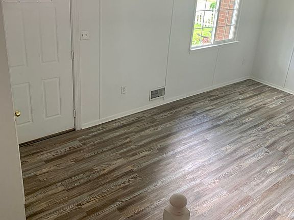 2nd image of 3021 Sigel Ct