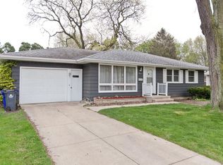 2425 Teresa Dr SW, Cedar Rapids, IA 52404