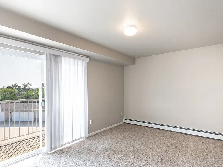 Willow Brooke Lodge Apartments — Photo 9