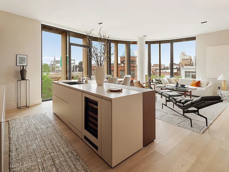 28 Herbert St #5C — Photo 14