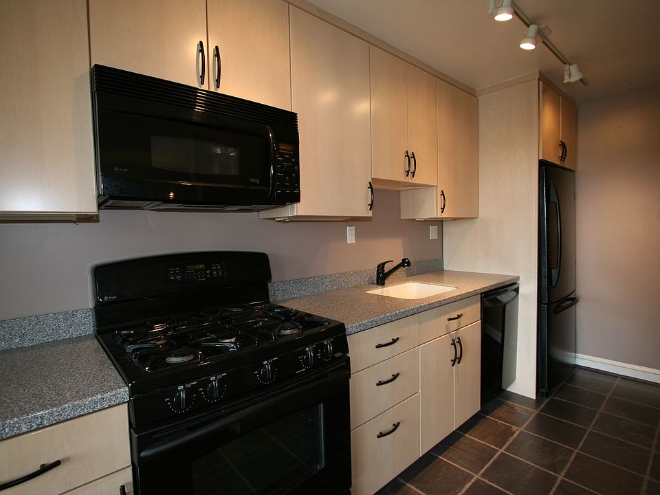 1st image of 1565 N Colonial Ter APT 203