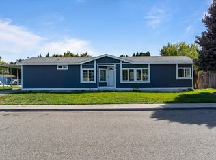 8911 W Arrowhead Ave, Kennewick, WA 99336