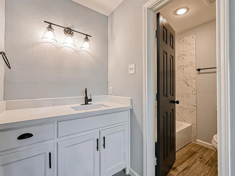 8623 Valley Forest Dr — Photo 29
