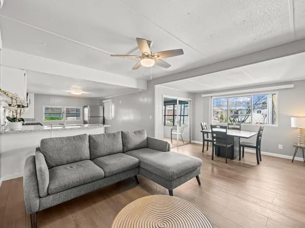 16 Golden Inn Way, Rancho Cordova, CA 95670