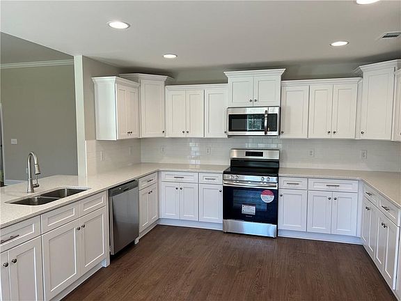 2nd image of 200 Lee Road 2191