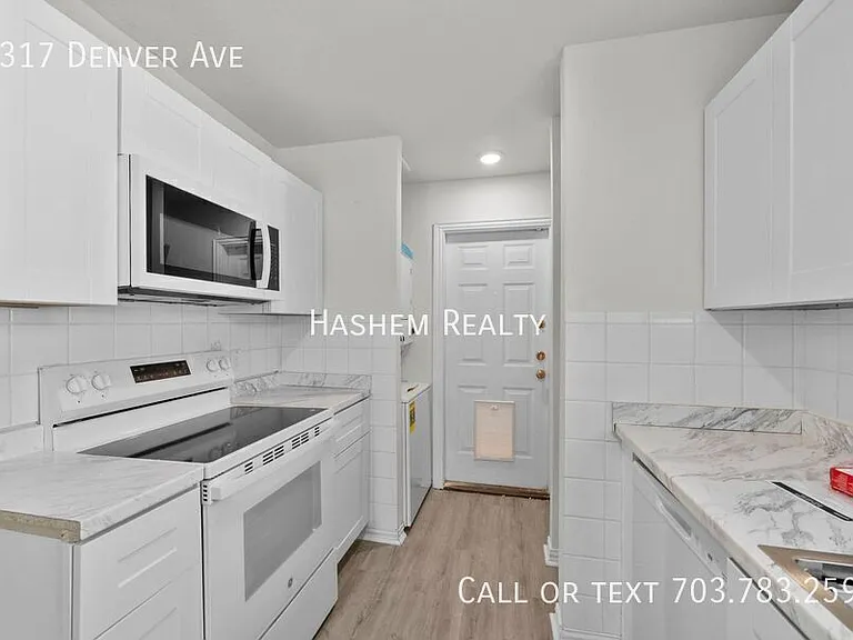 1317 Denver Ave — Photo 6