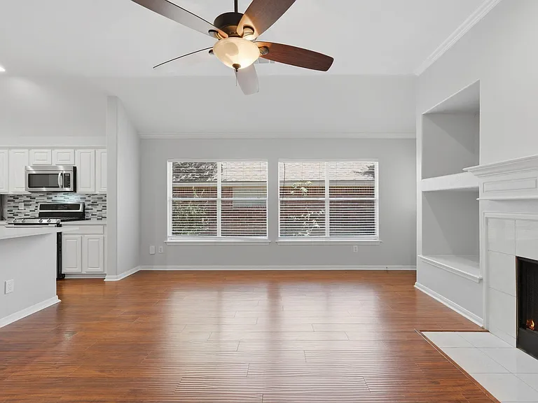 18 Mulberry Glen Pl — Photo 15