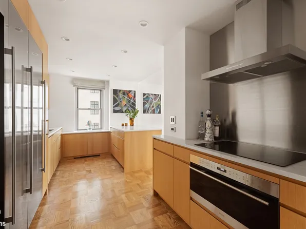 650 Park Avenue image 9 of 11