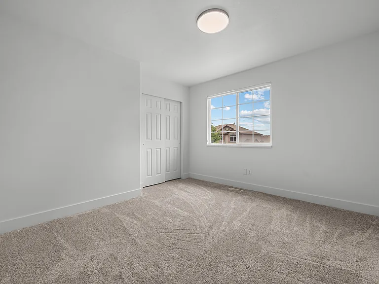 1060 W Oldham Dr — Photo 17
