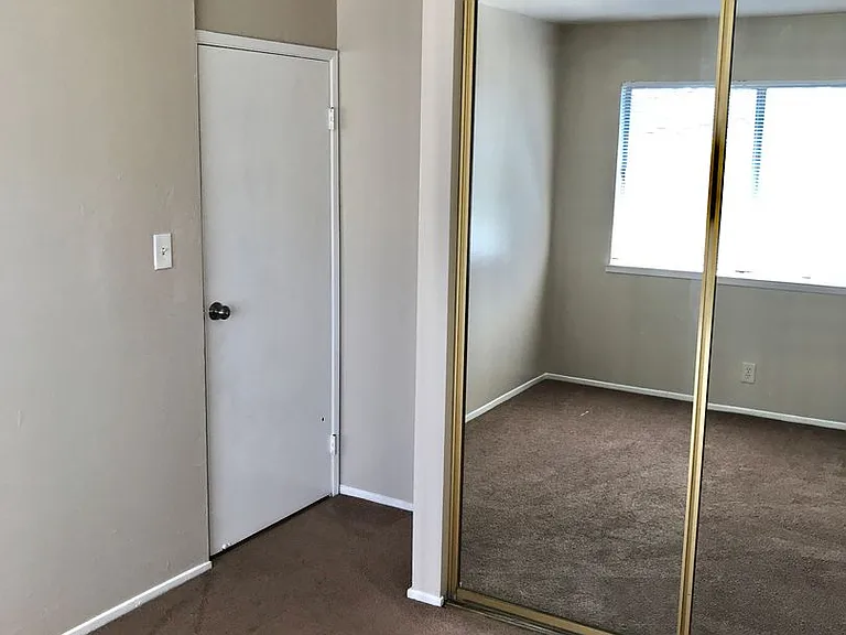 25546 Del Mar Ave — Photo 12