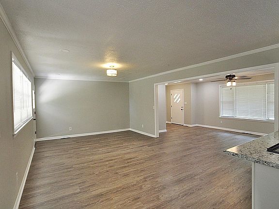 4th image of 753 Hillsdale Dr