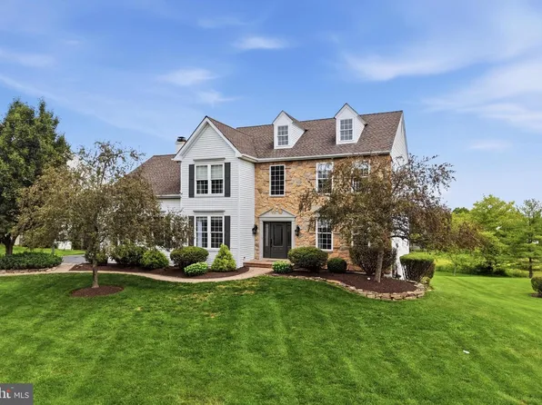 5266 Windtree Dr, Doylestown, PA 18902