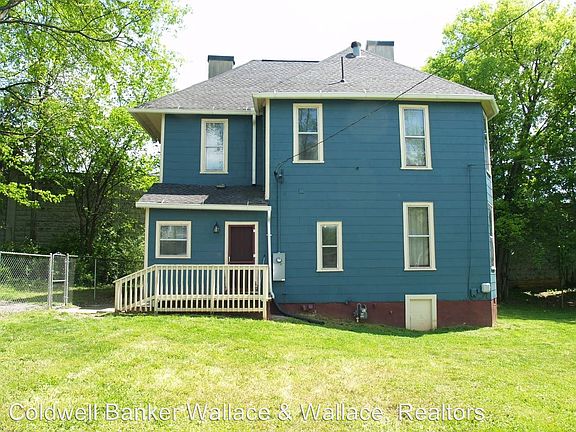 2nd image of 829 3rd Ave