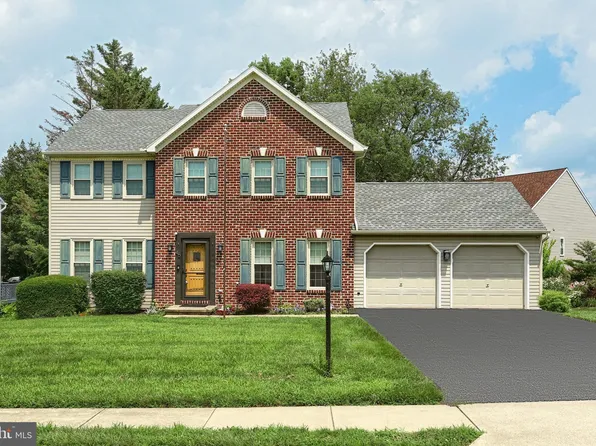 45 Buckingham Dr, Red Lion, PA 17356