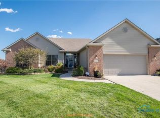 1709 Spring Forest Dr, Oregon, OH 43616