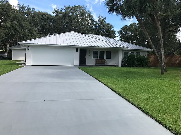 4th image of 2050 Coco Plum Ln