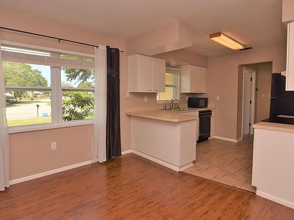 5th image of 3505 Woodmont Dr