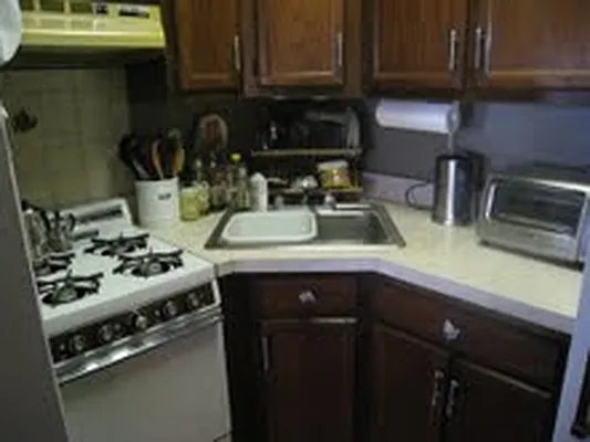 Rented by New Yorker Realty | media 19