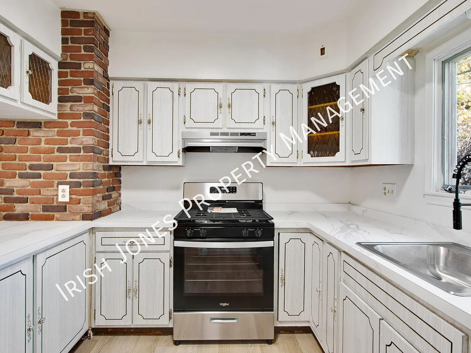 3 bed, $1,800 — Photo 3
